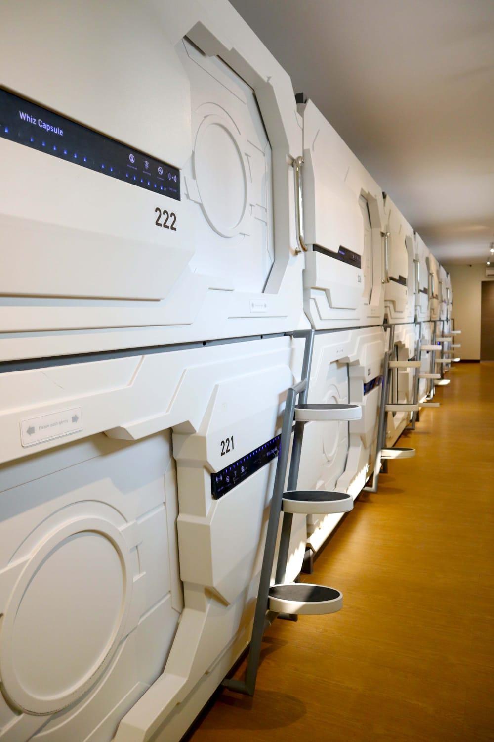 Whiz Capsule Hotel Thamrin Jakarta Exterior photo